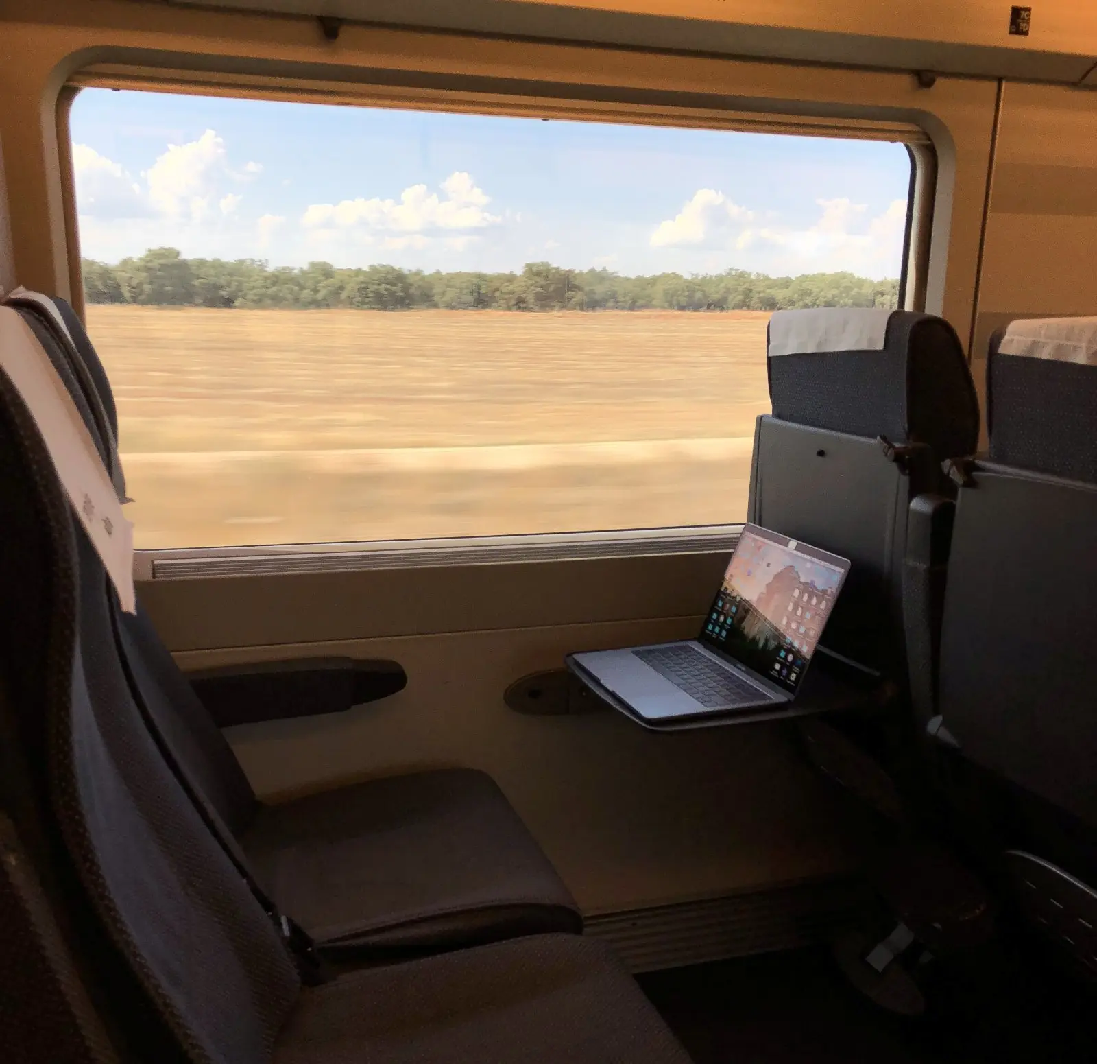 ventanilla aislada ave - Cómo encontrar tu asiento en el AVE