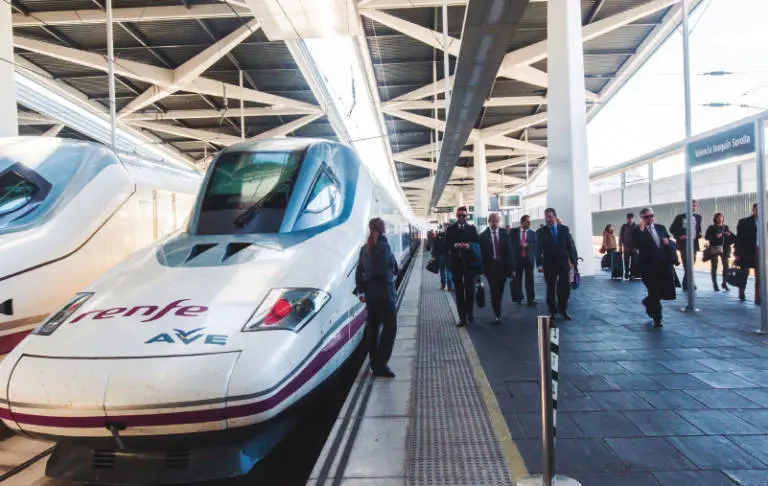 ave madrid valencia - Cuánto cuesta viajar en tren de Madrid a Valencia