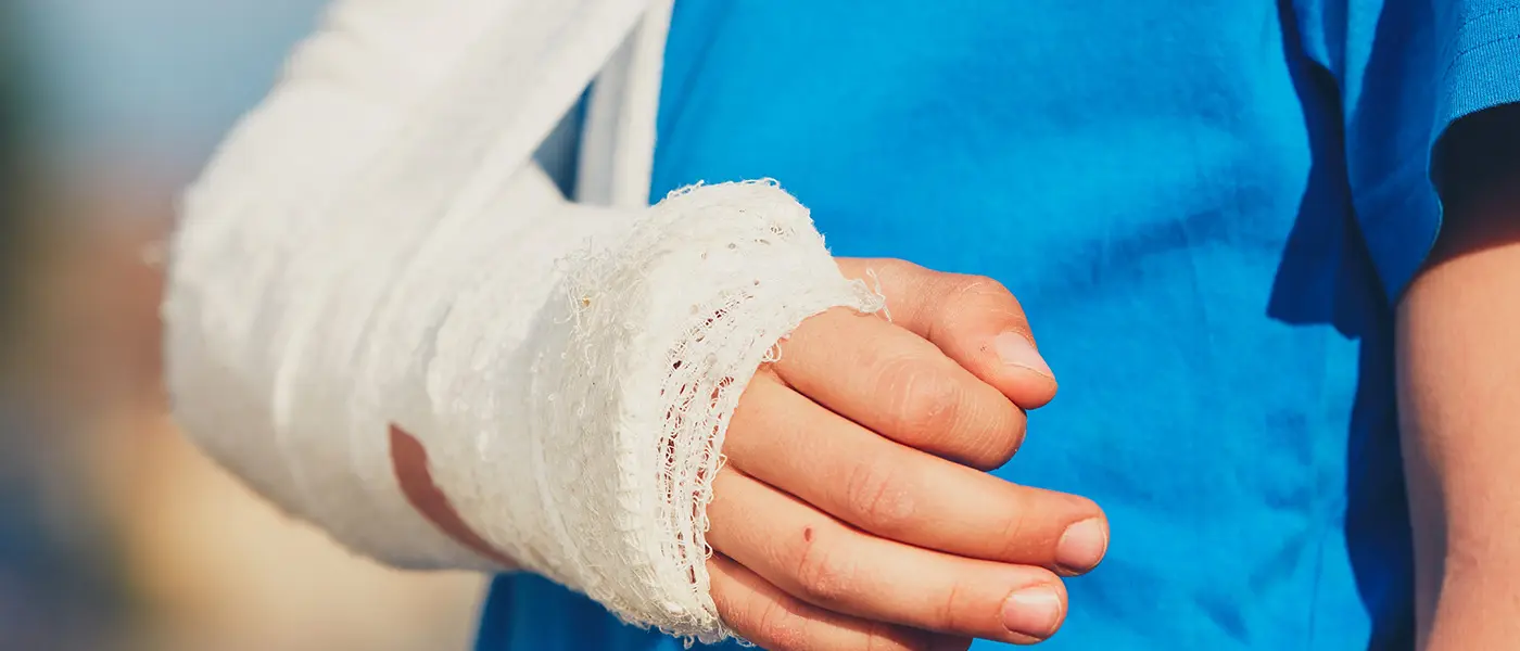 ave fractura de radio y ulna distal - Cuánto tiempo tarda en sanar una fractura de cúbito y radio