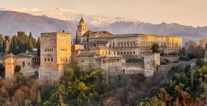 Ave Málaga Granada: Viaja rápidamente entre dos hermosas ciudades andaluzas - Cuánto vale el AVE de Málaga a Granada ave malaga granada - Cuánto vale el AVE de Málaga a Granada