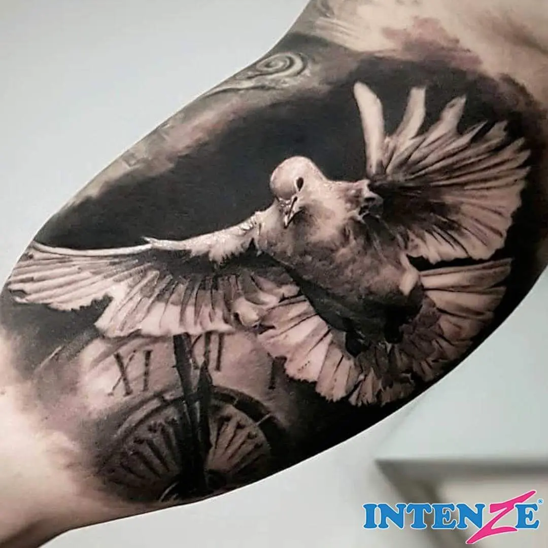 ave de la paz volando tattoo - Qué significa el tatuaje de la paloma de la paz