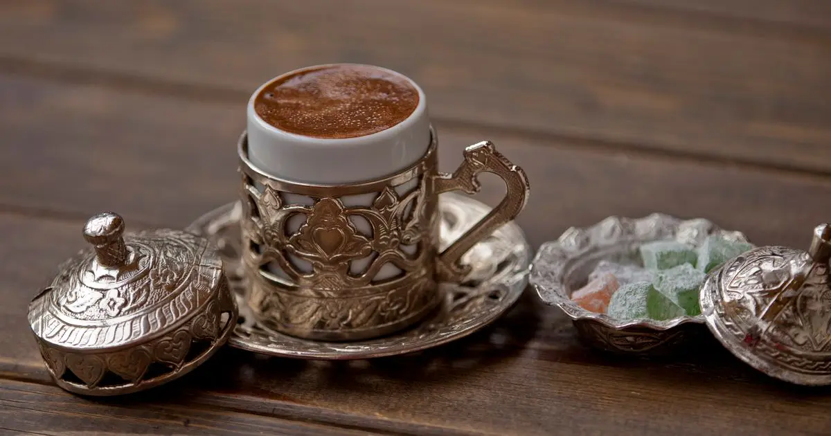 Ave en el fondo de la taza de café: ¿Qué significa ver figuras en el café? - Qué significa un corazón en el fondo de una taza de café ave en el fondo de la taza de cafe - Qué significa un corazón en el fondo de una taza de café